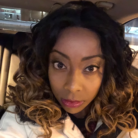 Meet your Posher, Ebony - Picture 1 of 1